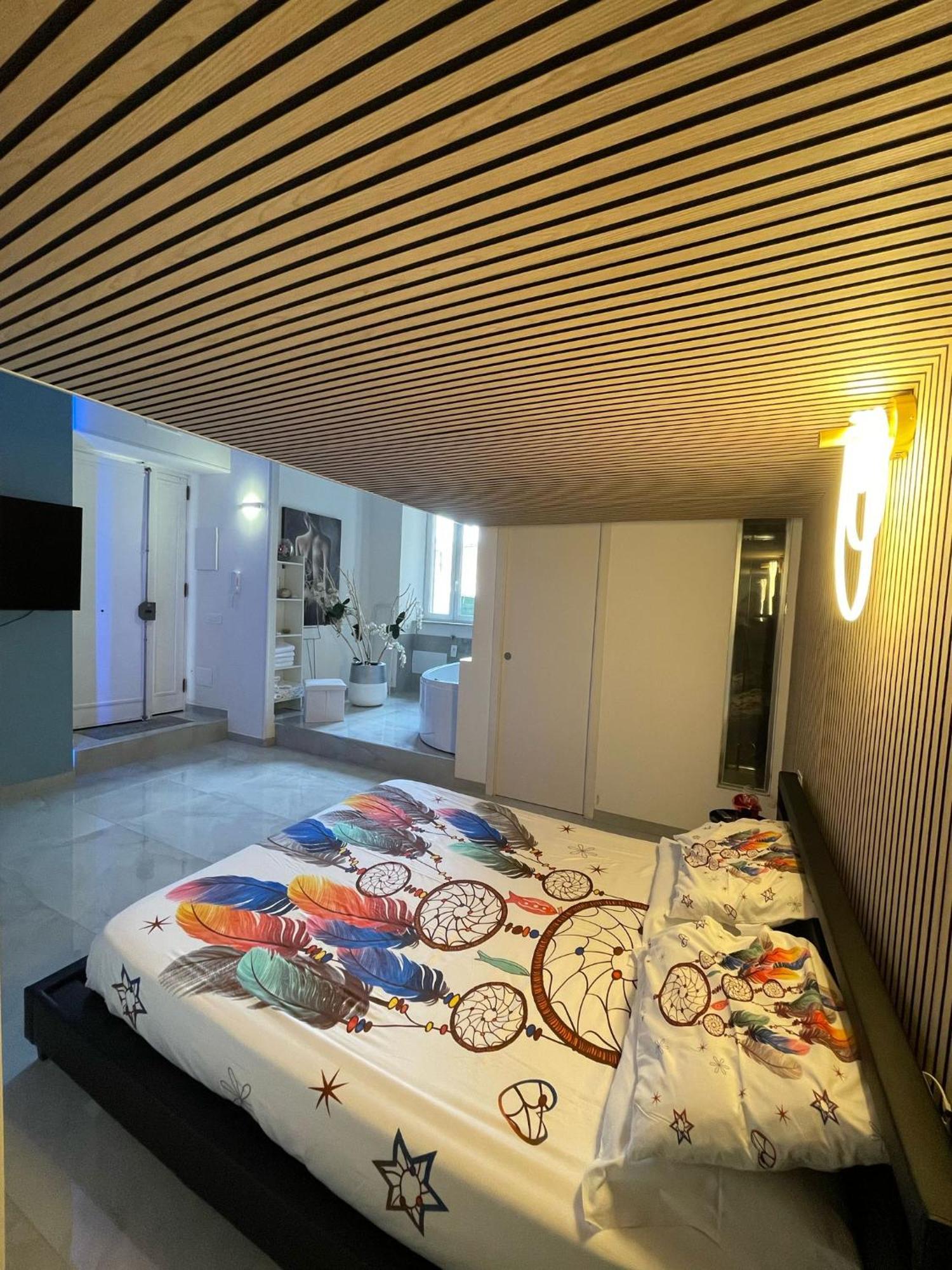Charm E Chic Apartment Napoli Ngoại thất bức ảnh