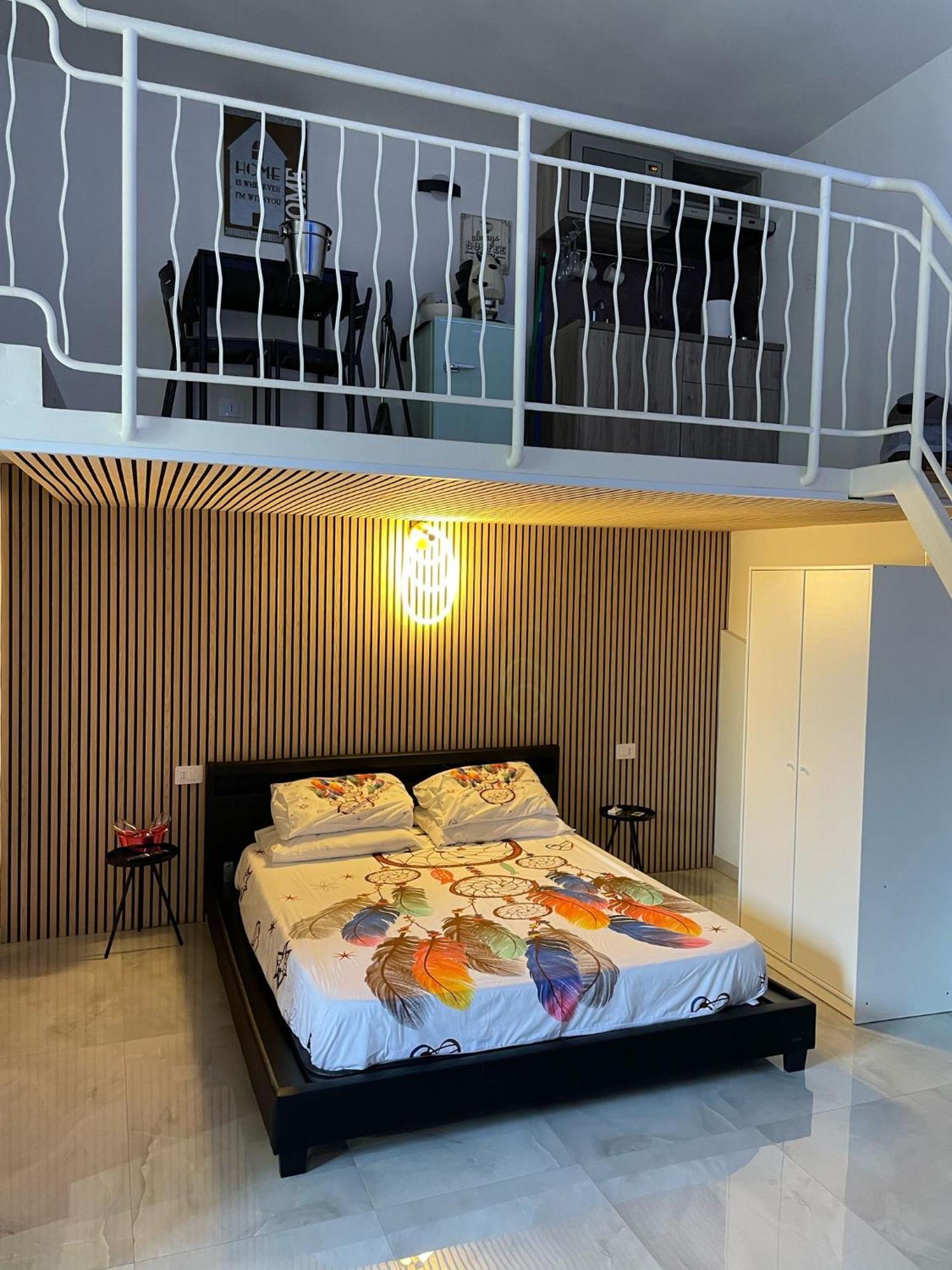 Charm E Chic Apartment Napoli Ngoại thất bức ảnh